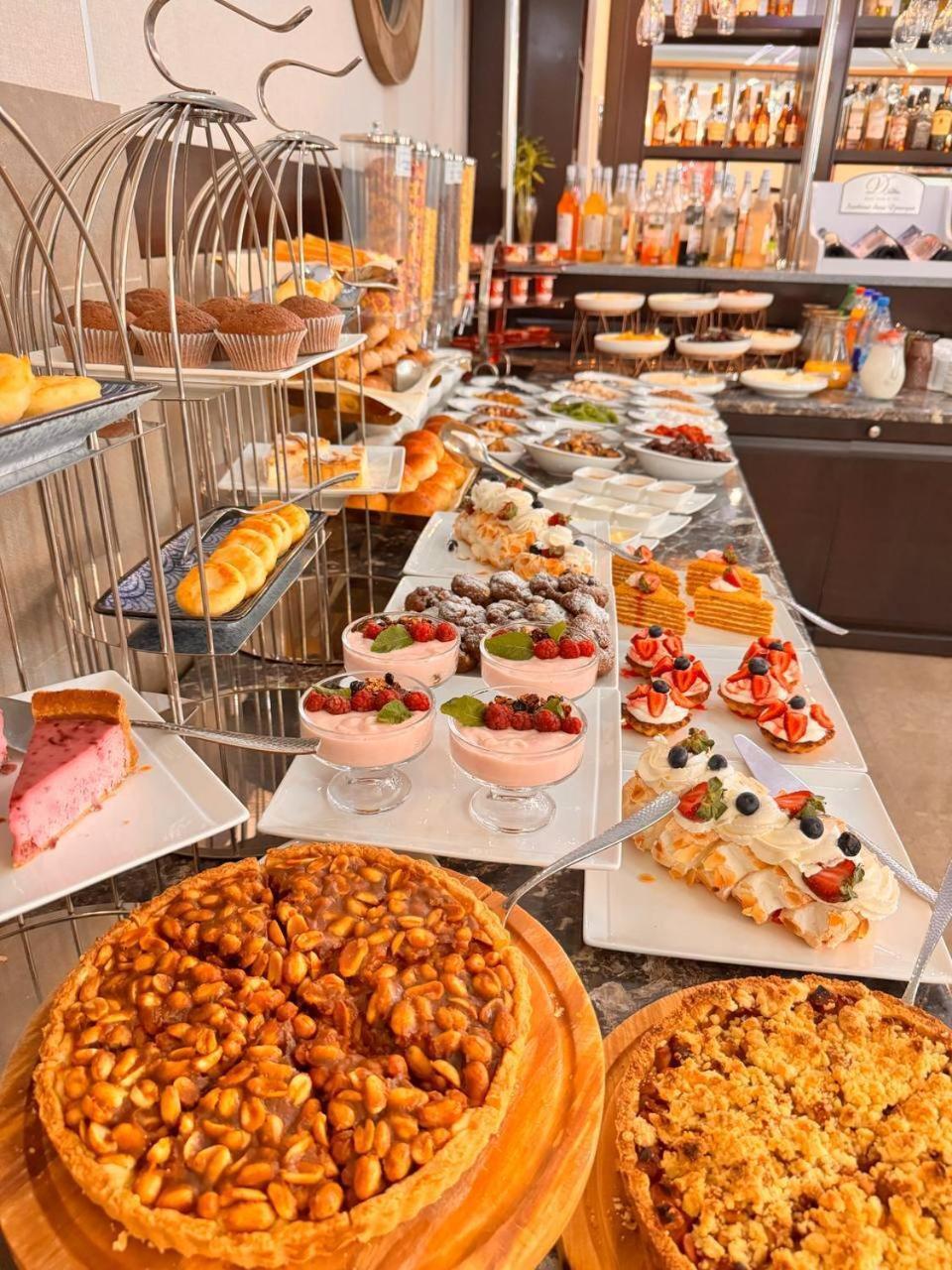Garden Hotel Μπισκέκ Εξωτερικό φωτογραφία